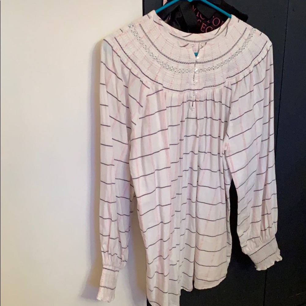 ✨Loft Blouse✨🛍